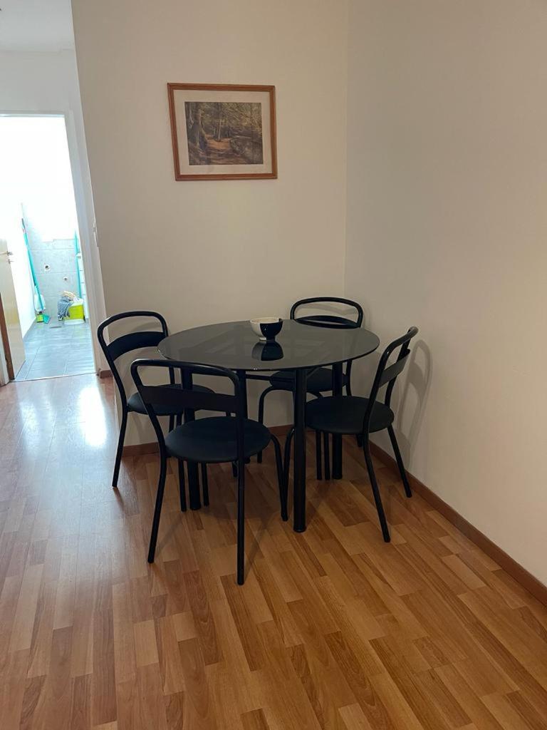 Ruffus's Apple Apartment